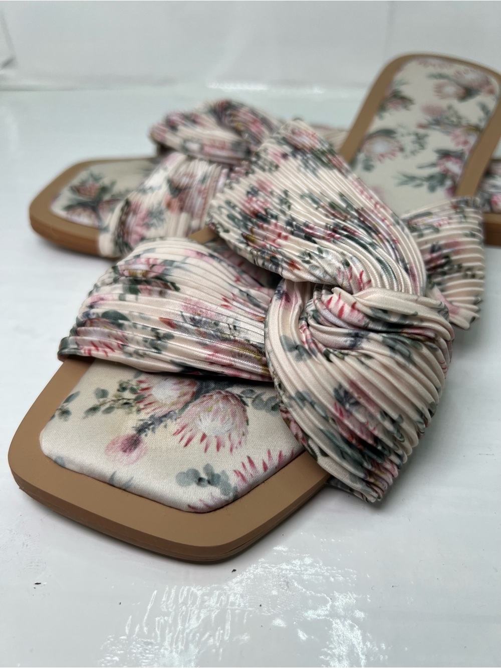 Express Floral Knotted Slide Sandals - Cream Pink